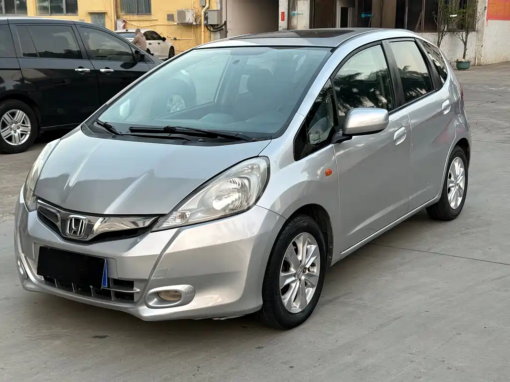 Honda Fit 2011 1.5L AT Luxury