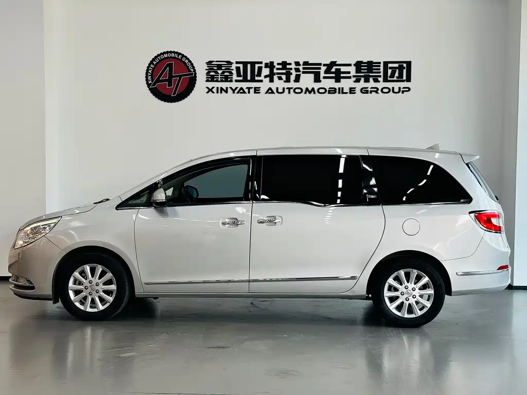 Buick GL8 2011 3.0L XT Luxury Flagship