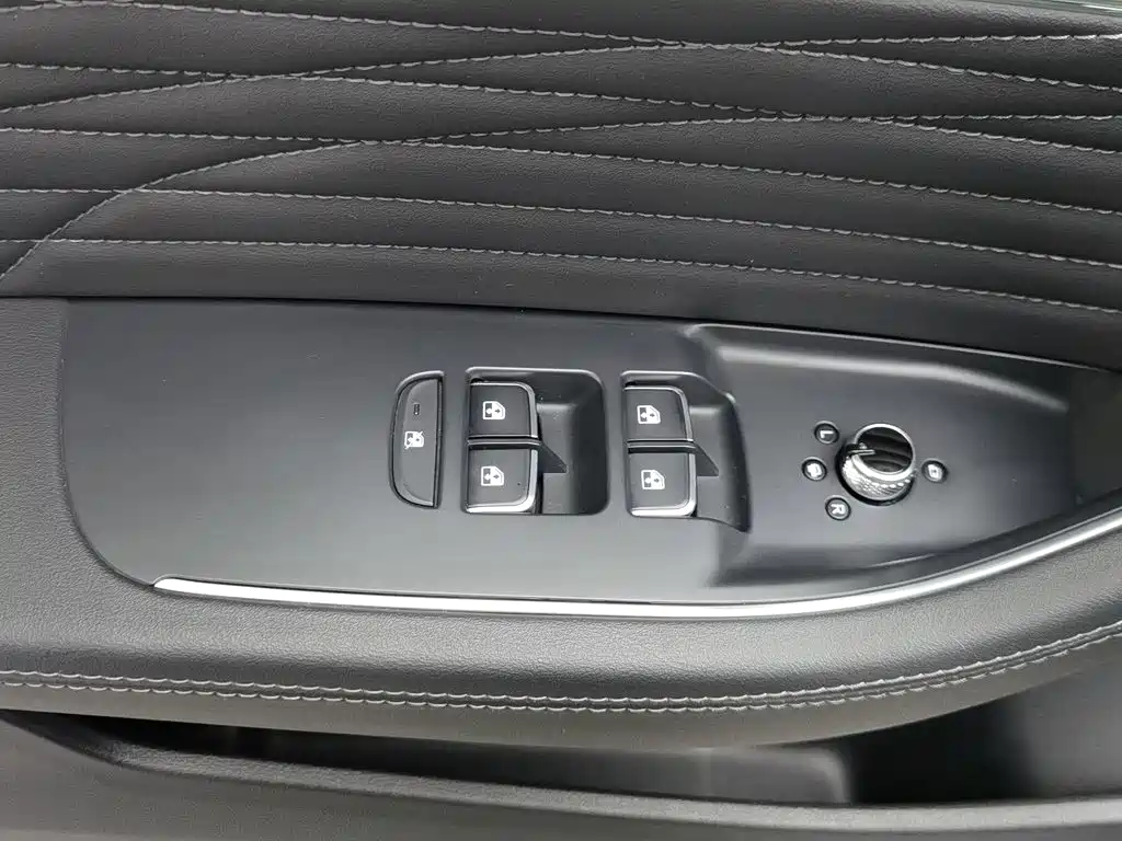 Hongqi Hongqi HS5 — миниатюра 9