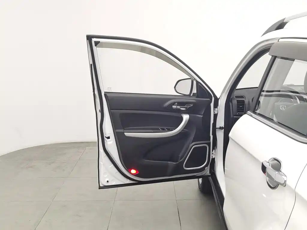 Changan CS35 — миниатюра 8