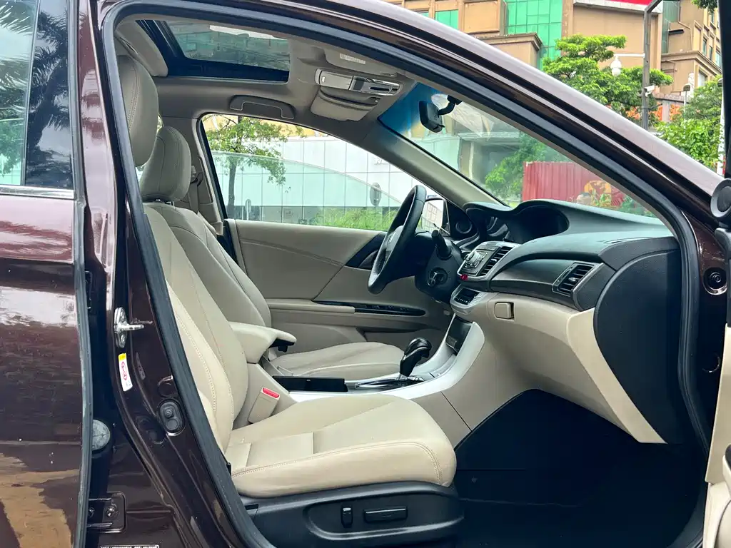 Honda Accord — миниатюра 8