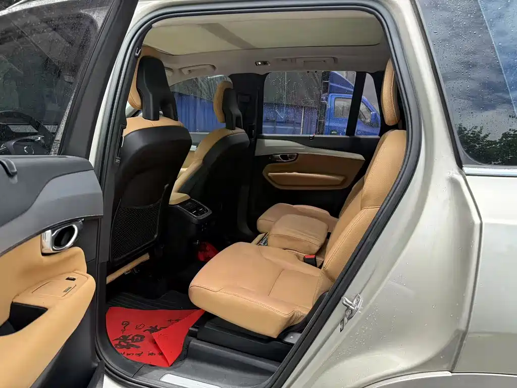 Volvo XC90 — миниатюра 8