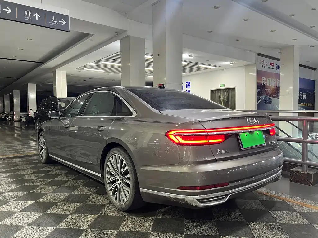Audi A8 — миниатюра 4