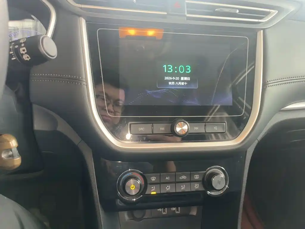 Roewe RX3 — миниатюра 13