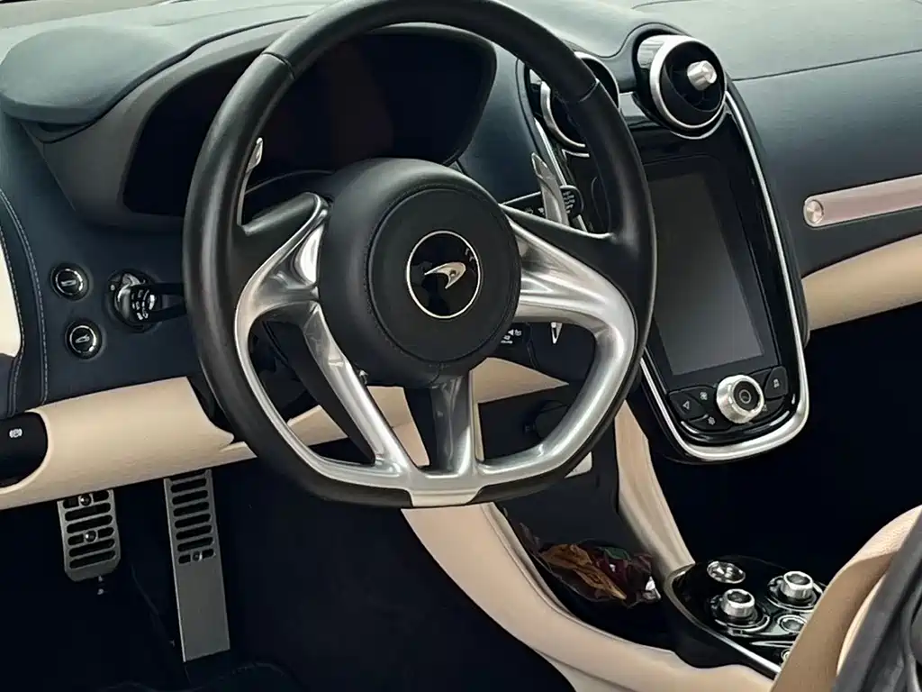 McLaren GT — миниатюра 12