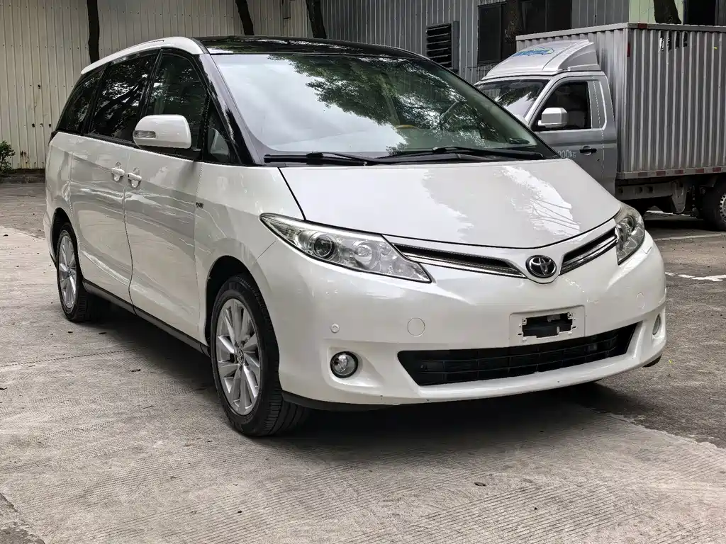 Toyota Previa — миниатюра 3