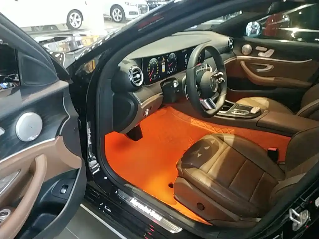 Mercedes-Benz E-Class — миниатюра 16