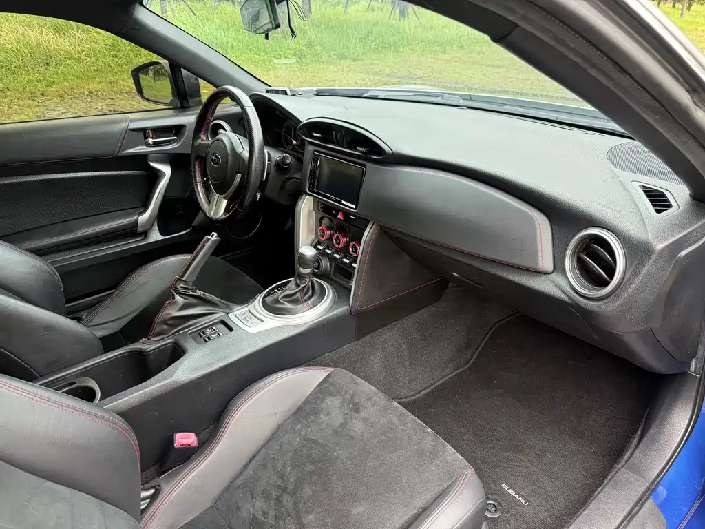 Subaru BRZ — миниатюра 6