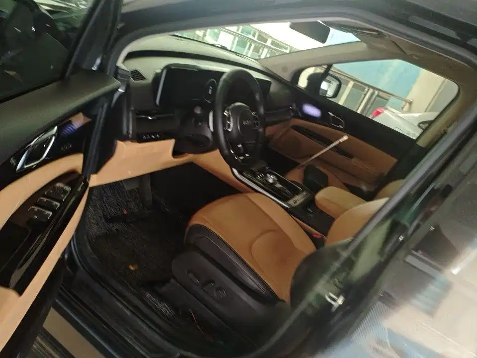 Kia Carnival — миниатюра 3