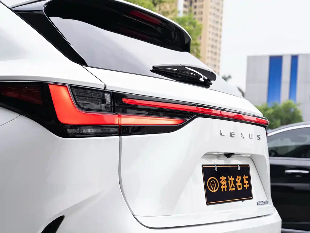 Lexus NX — миниатюра 7
