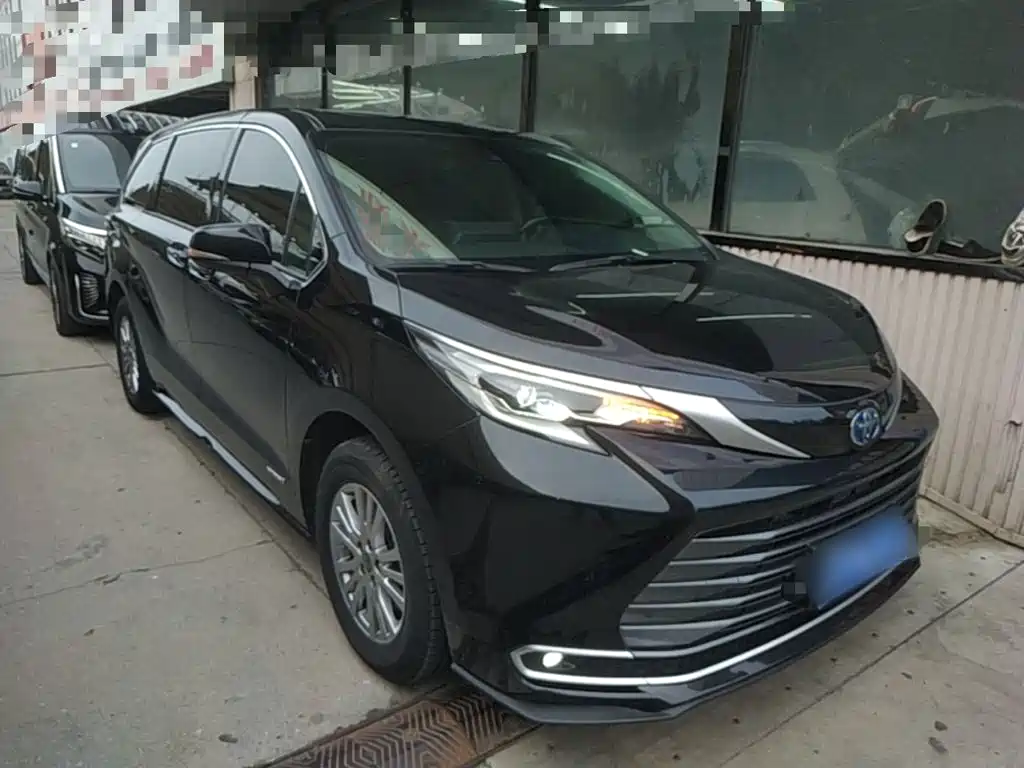 Toyota Sienna — миниатюра 4