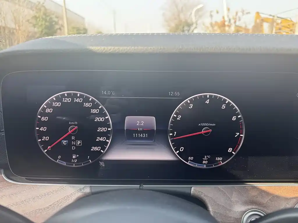 MERCEDES-BENZ E CLASS