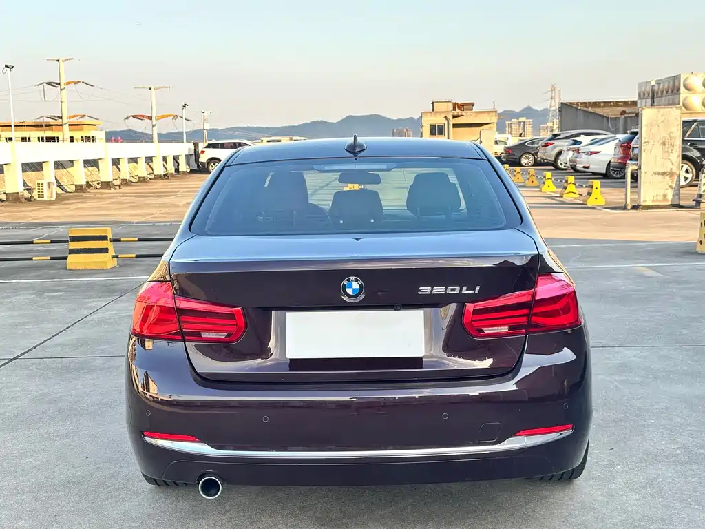BMW 3 Series — миниатюра 7