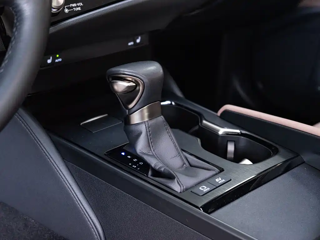 Lexus ES — миниатюра 15