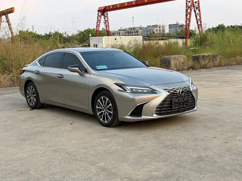 Lexus ES — миниатюра 3