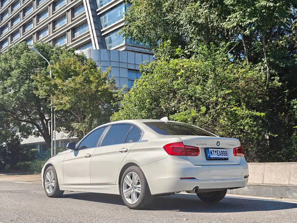 BMW 3 Series — миниатюра 7