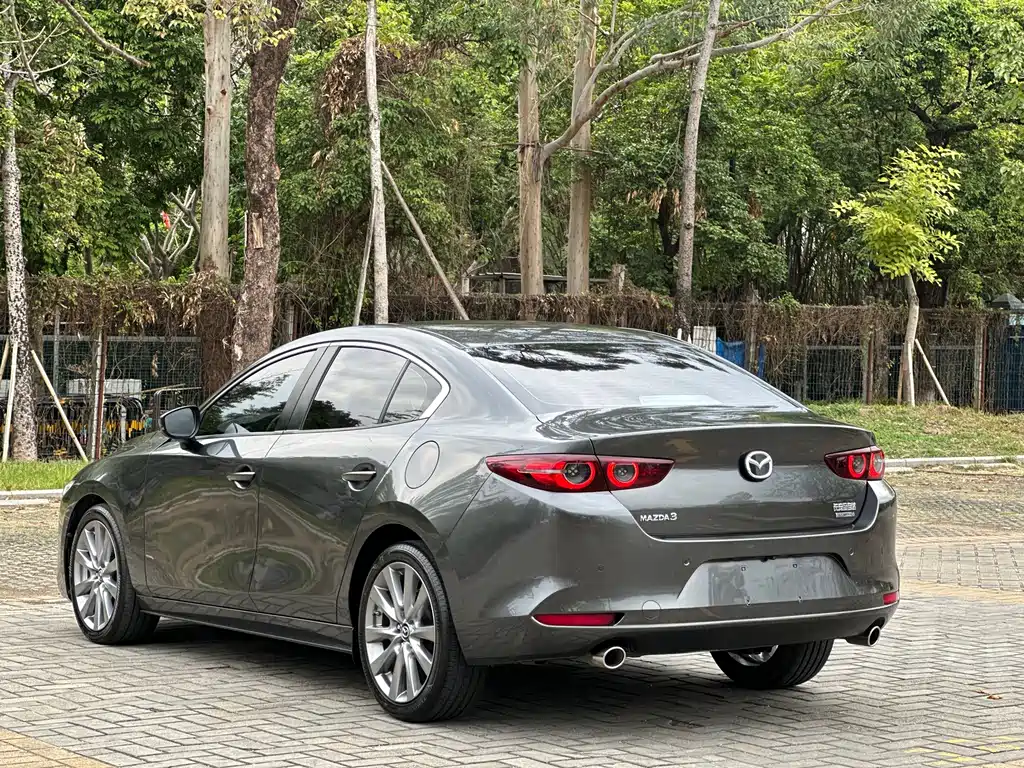 MAZDA 3 ANGKESAILA
