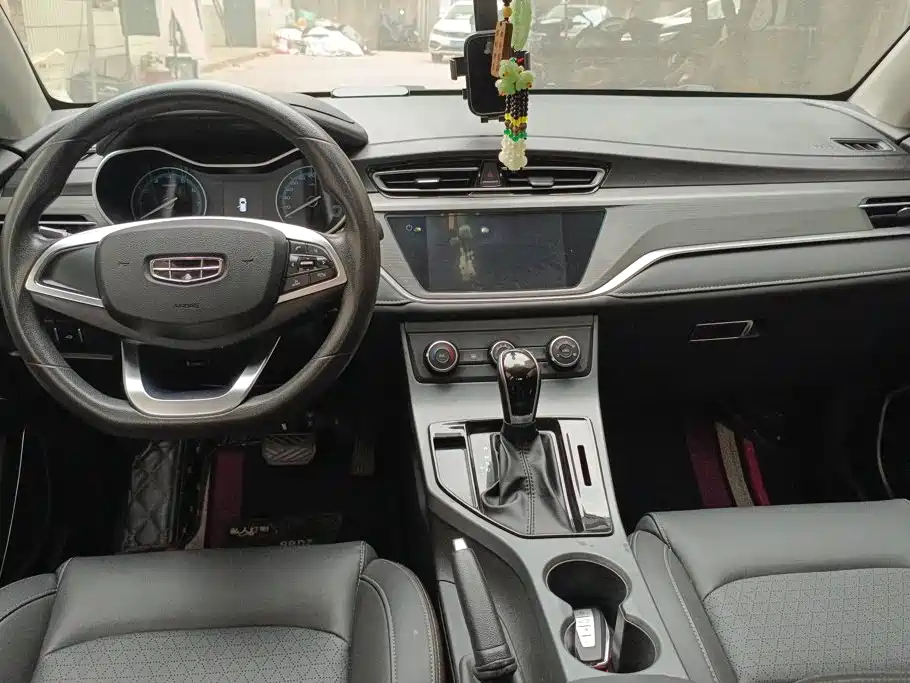Geely Emgrand — миниатюра 12
