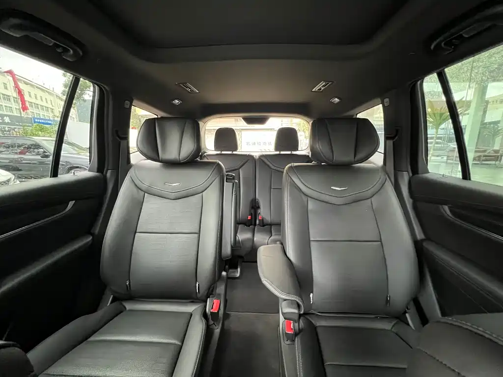 Cadillac XT6 2025 2.0T мест Luxury Executive