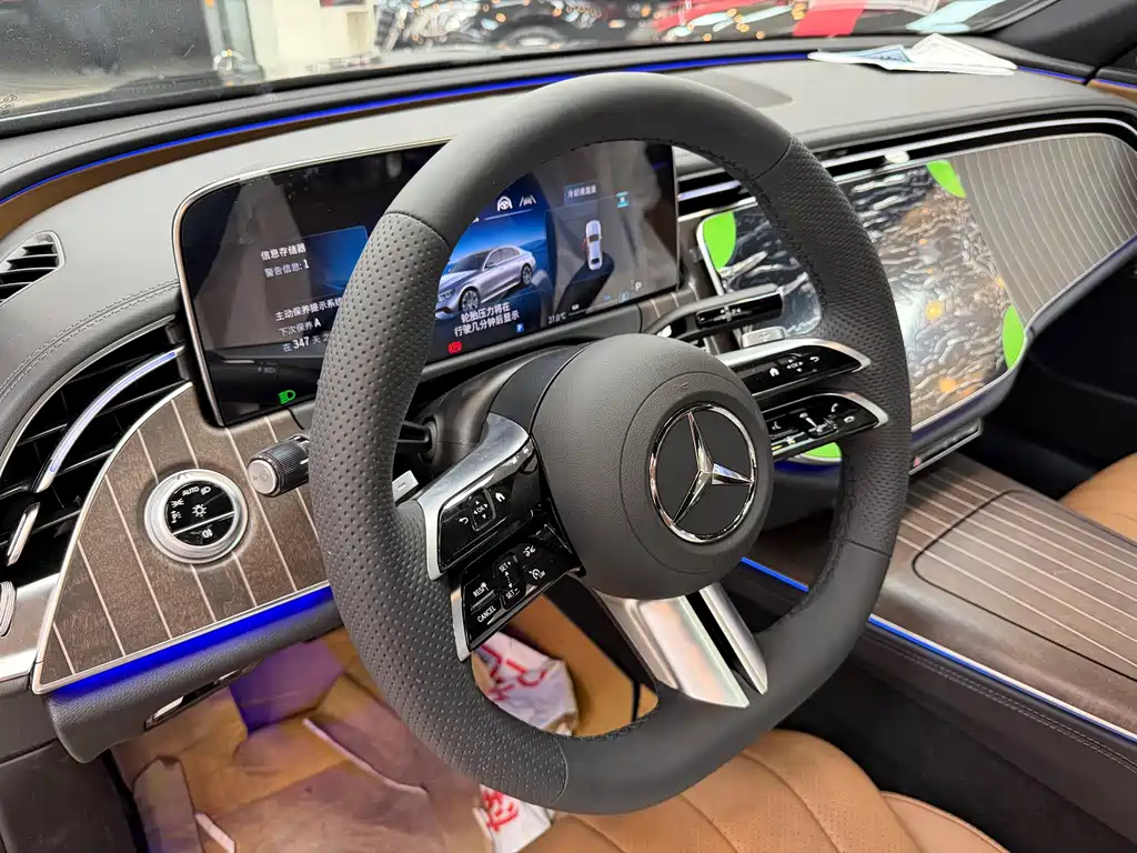 Mercedes-Benz E-Class — миниатюра 7