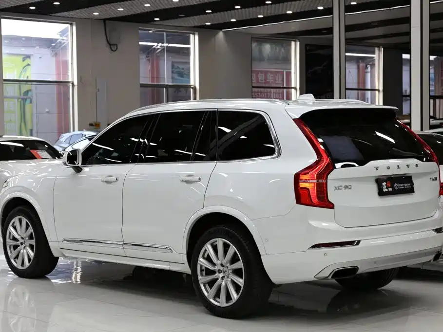 Volvo XC90 — миниатюра 22