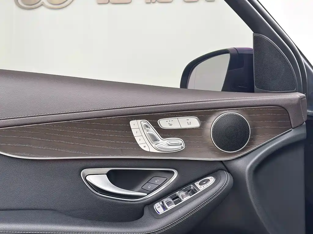 Mercedes-Benz GLC — миниатюра 13