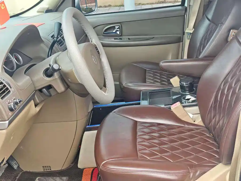 Buick GL8 — миниатюра 9