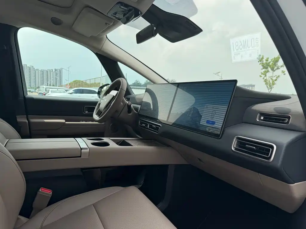 Li Auto Li MEGA — миниатюра 17