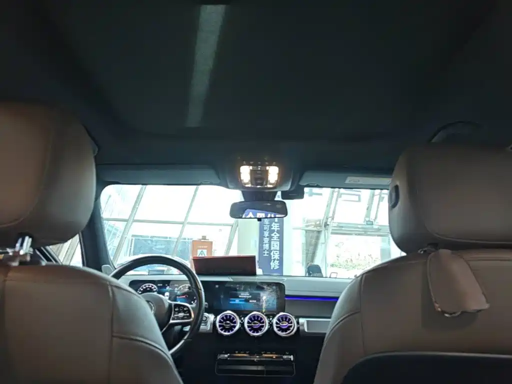 Mercedes-Benz GLB — миниатюра 18