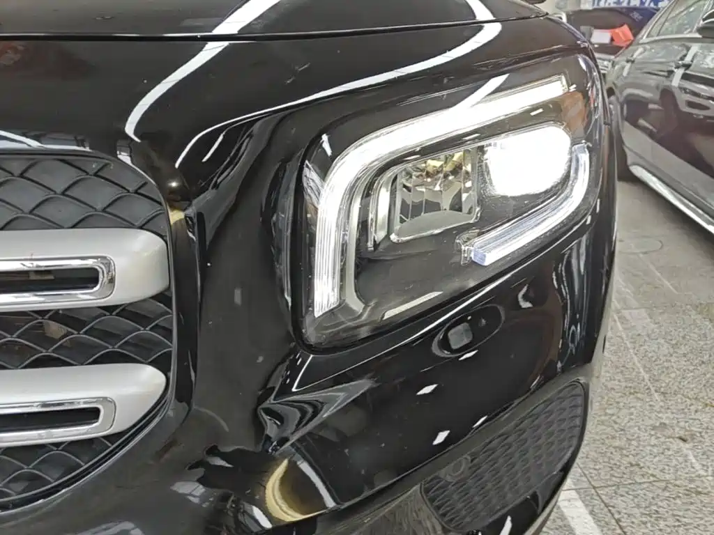 Mercedes-Benz GLB — миниатюра 24