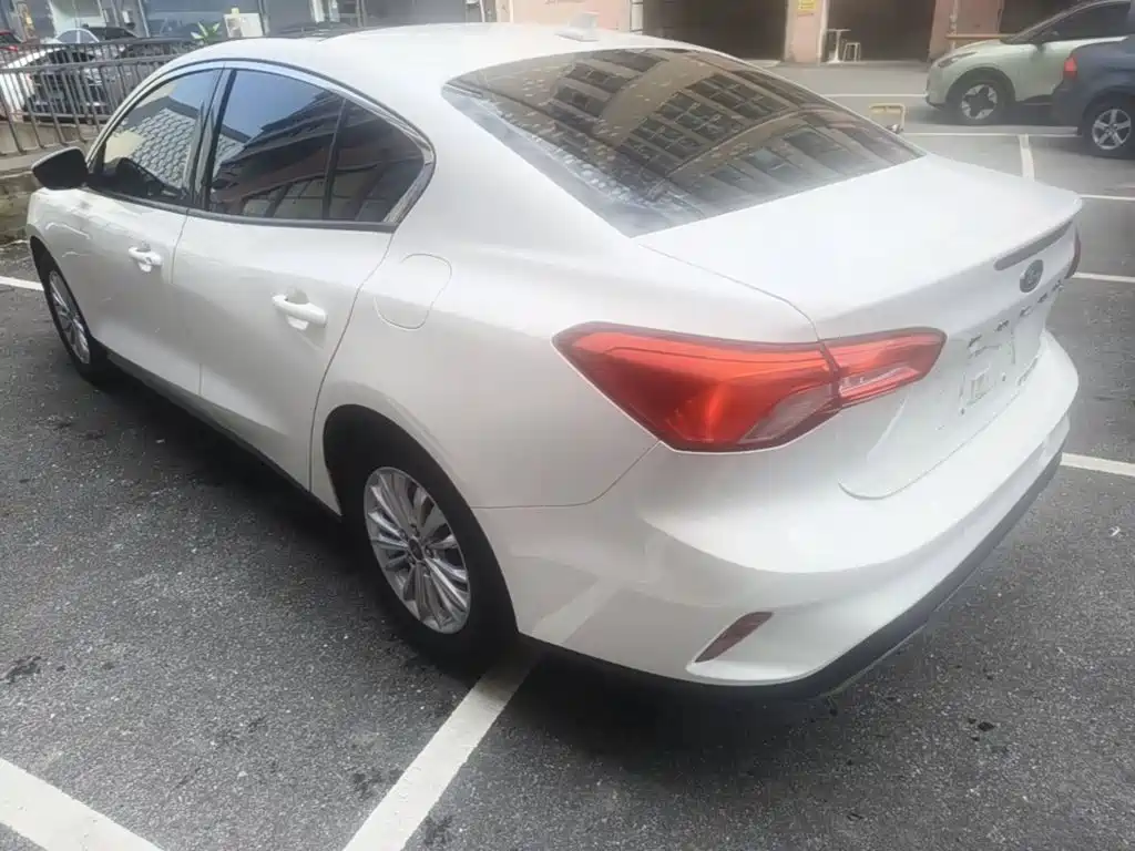 Ford Focus 2021 EcoBoost 180 AT