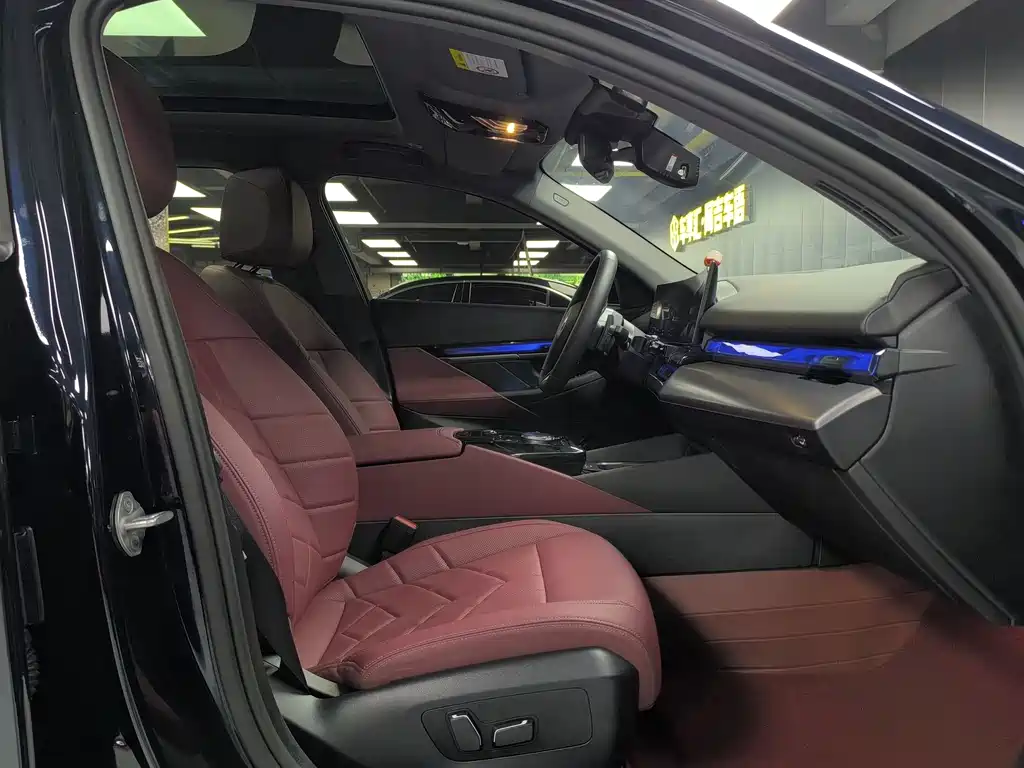 BMW 5 Series — миниатюра 11