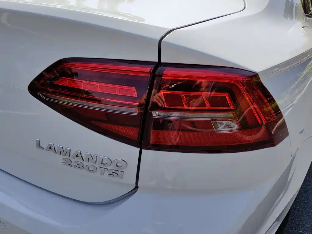 Volkswagen Lamando 2019 230TSI DSG VI