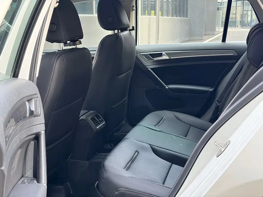 Volkswagen Golf — миниатюра 9