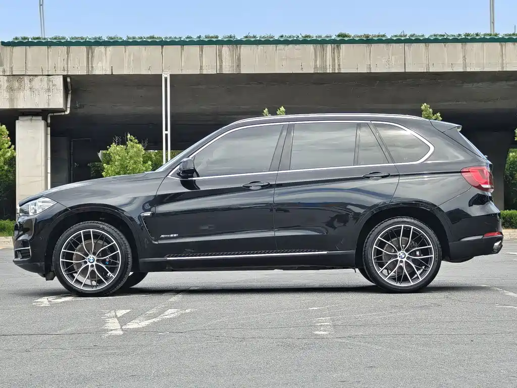 BMW X5 (Import) — миниатюра 20