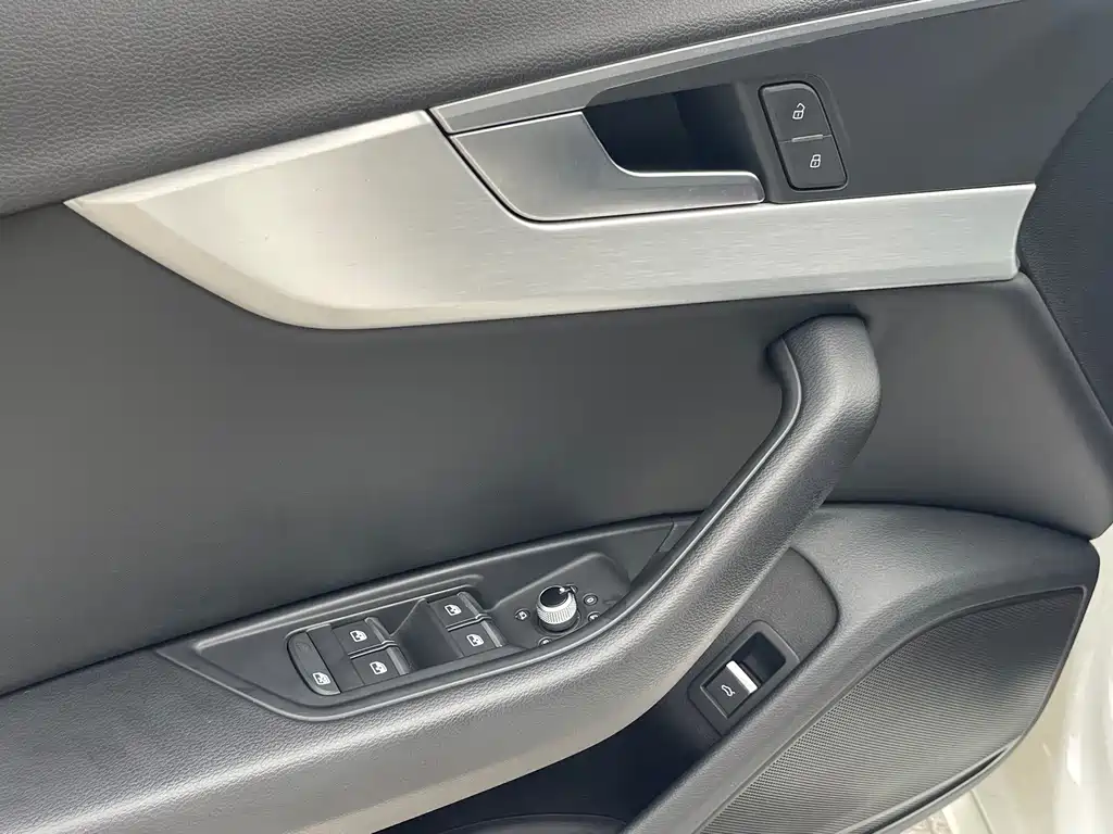 Audi A4L — миниатюра 12