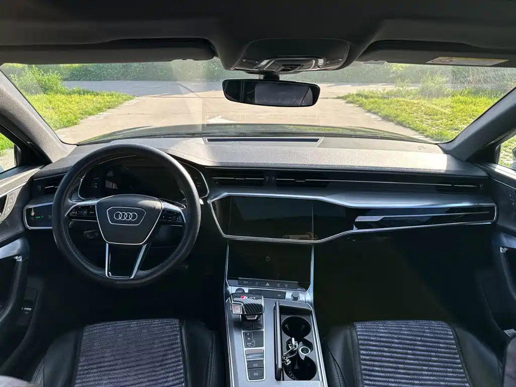 Audi A6L 2020 55 TFSI e quattro