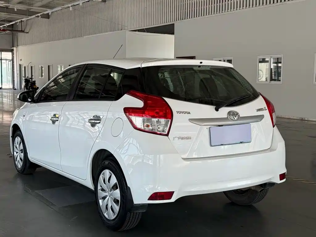 Toyota Yaris L — миниатюра 5