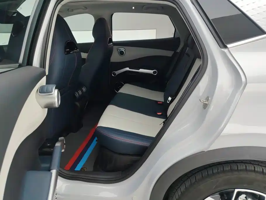 BYD Yuan Plus — миниатюра 11