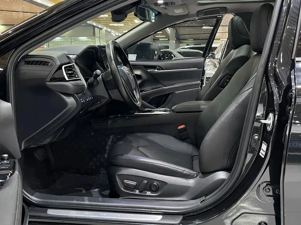 Toyota Camry — миниатюра 4