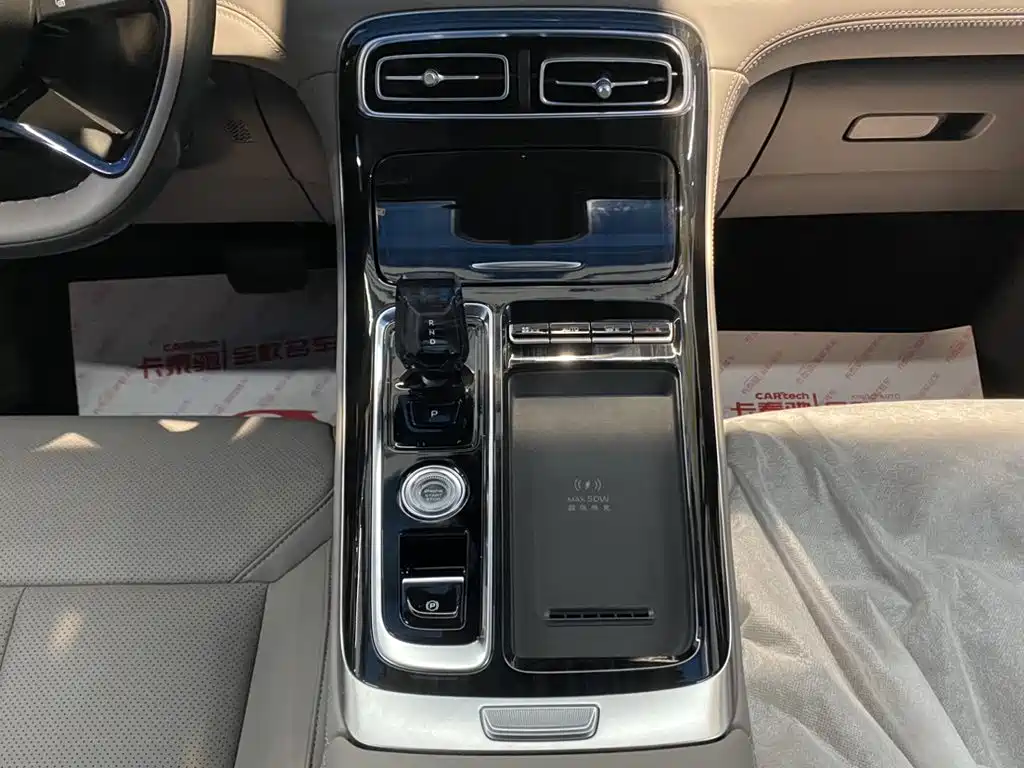 Geely Boyue L — миниатюра 18