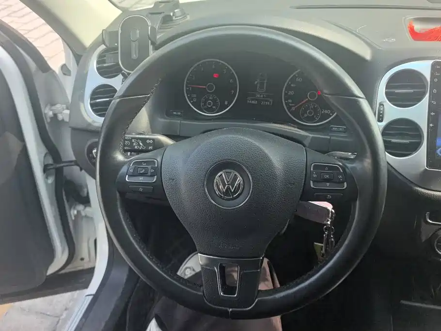 Volkswagen Tiguan — миниатюра 15