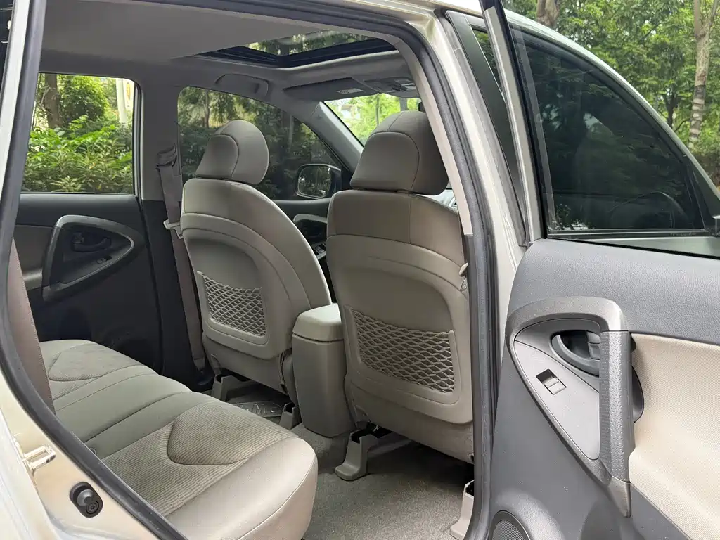 Toyota RAV4 2009 2.0L AT Luxury