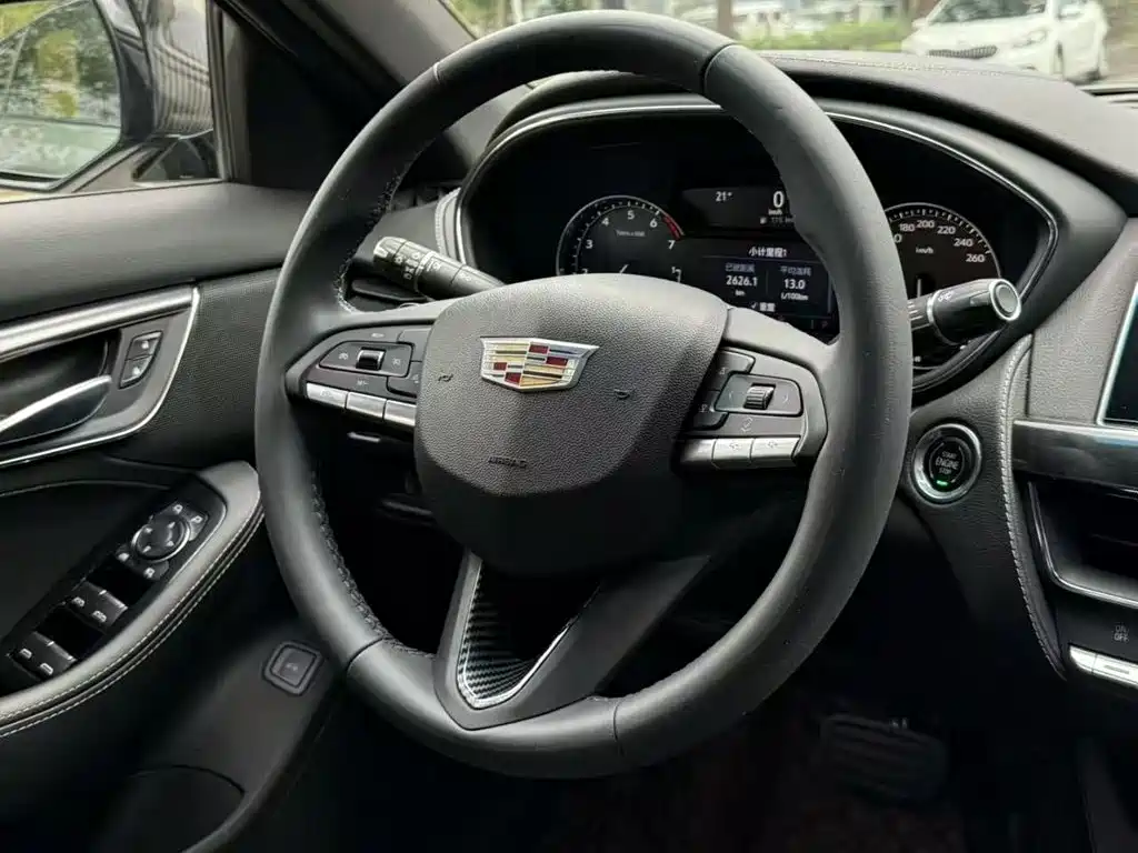 Cadillac CT5 — миниатюра 8
