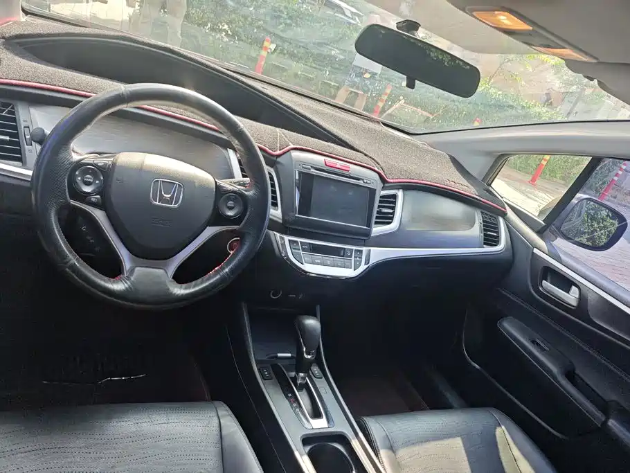 Honda Jade — миниатюра 12