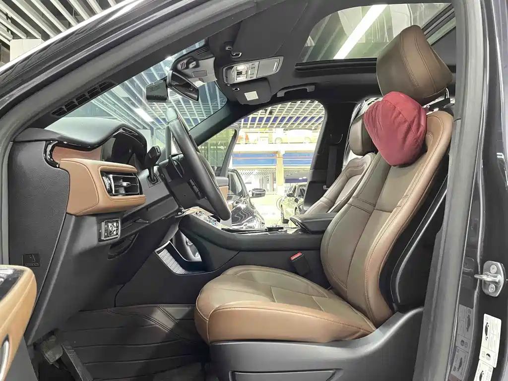 Lincoln Aviator 2023 3.0T V6 мест