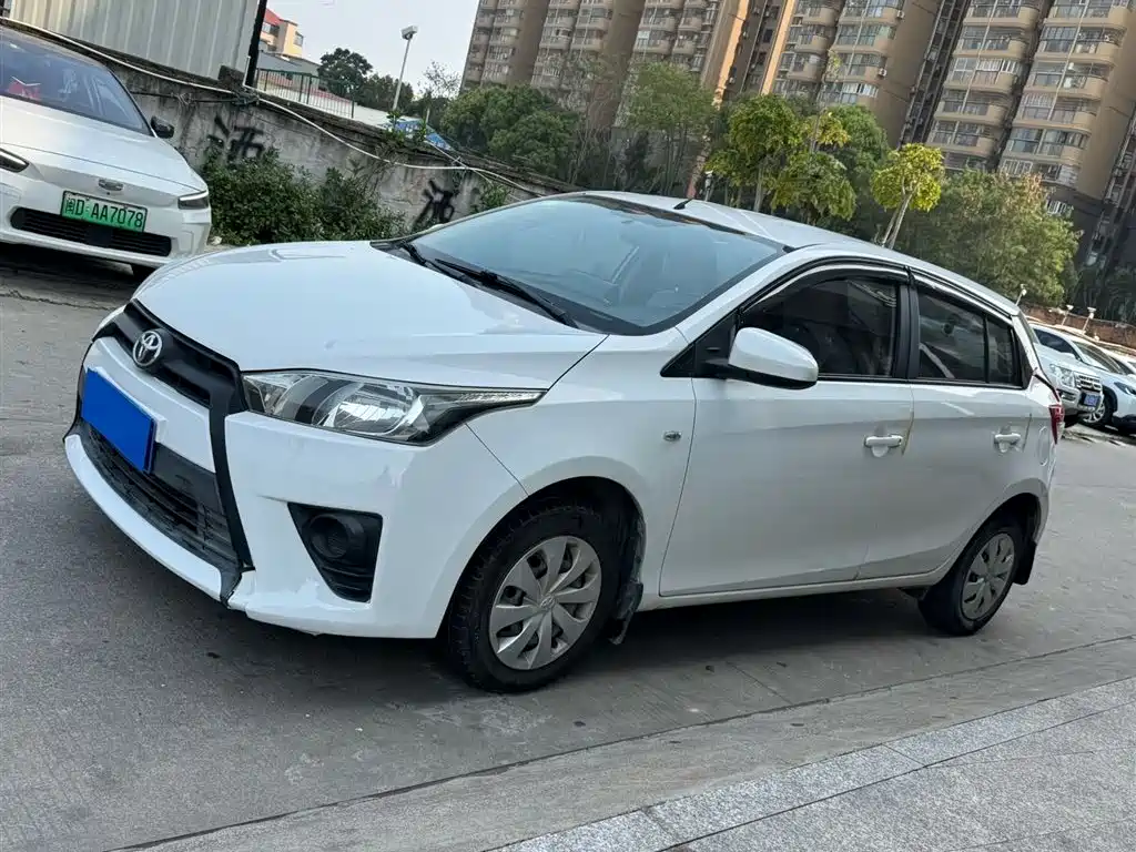 Toyota Yaris L 2014
