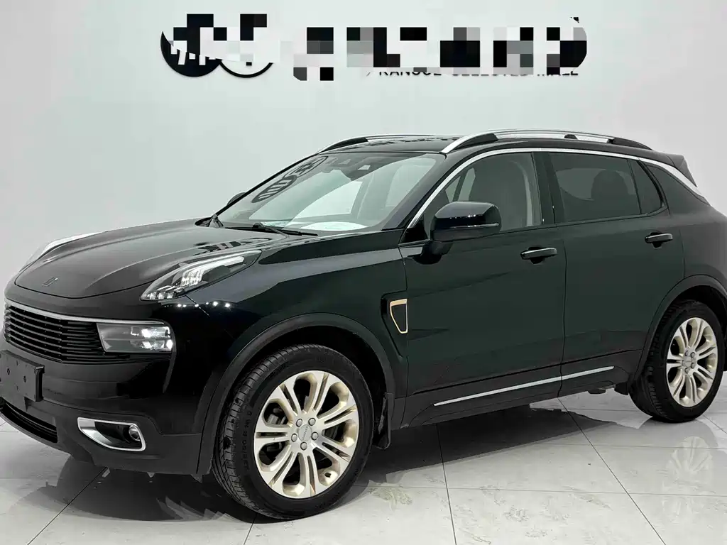Купить Lynk & Co 01