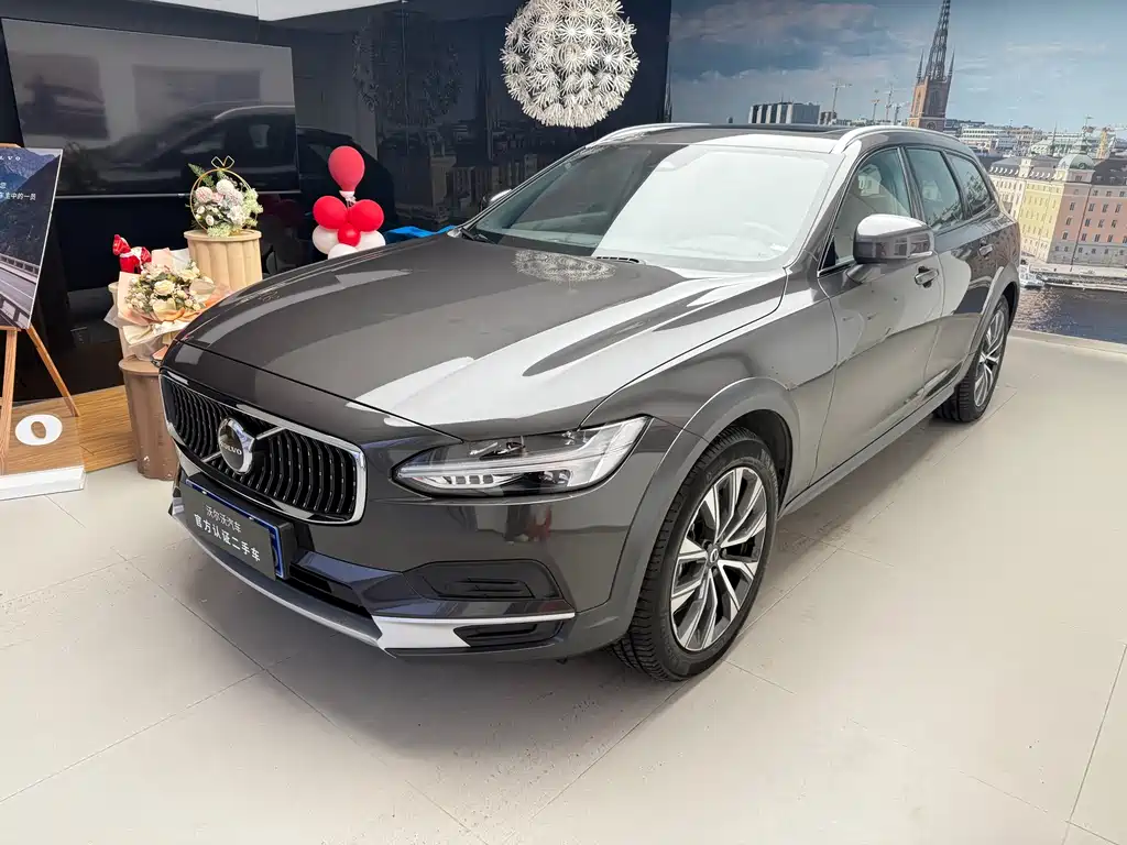 VOLVO V90