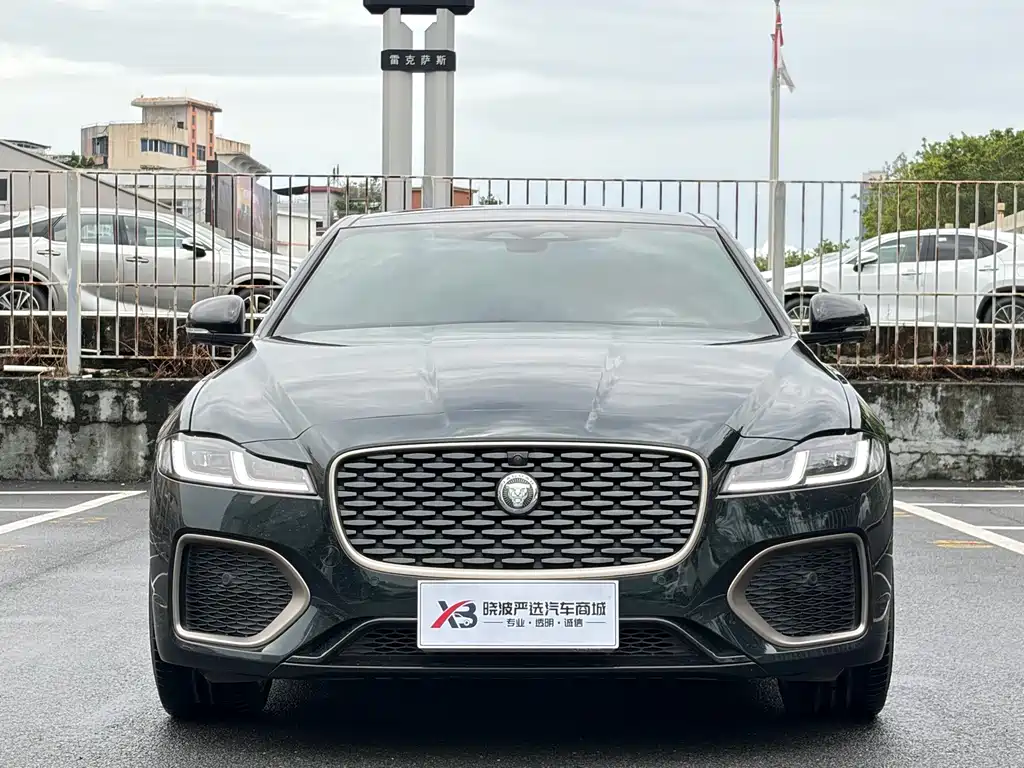 Jaguar XFL — миниатюра 3